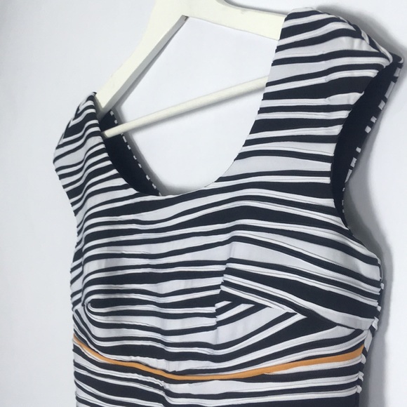 Donna Ricco, sz 6 - Picture 8 of 8